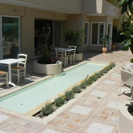 Appart hôtel Happyland 2*