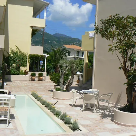 Happyland Aparthotel